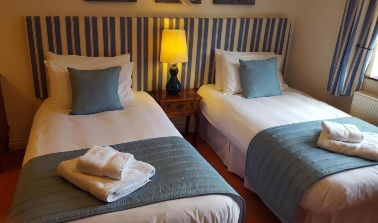 Hotel The Walnut Tree Yeovil Esterno foto